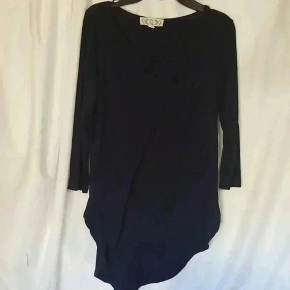 Hi-Low Super Soft Black Top - Picture 2 of 5